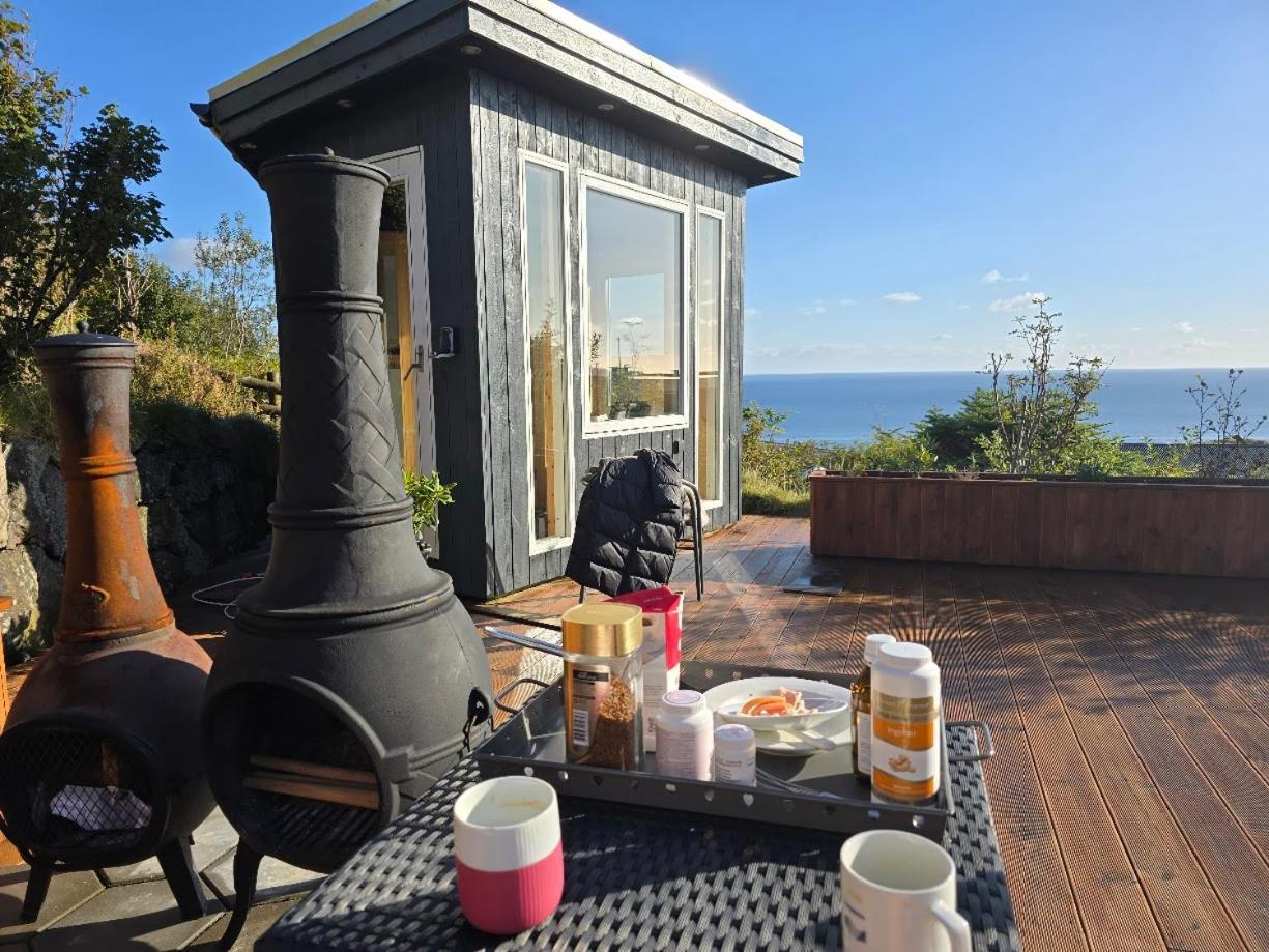 Faroeguide Bed and Breakfast Tórshavn Exteriör bild