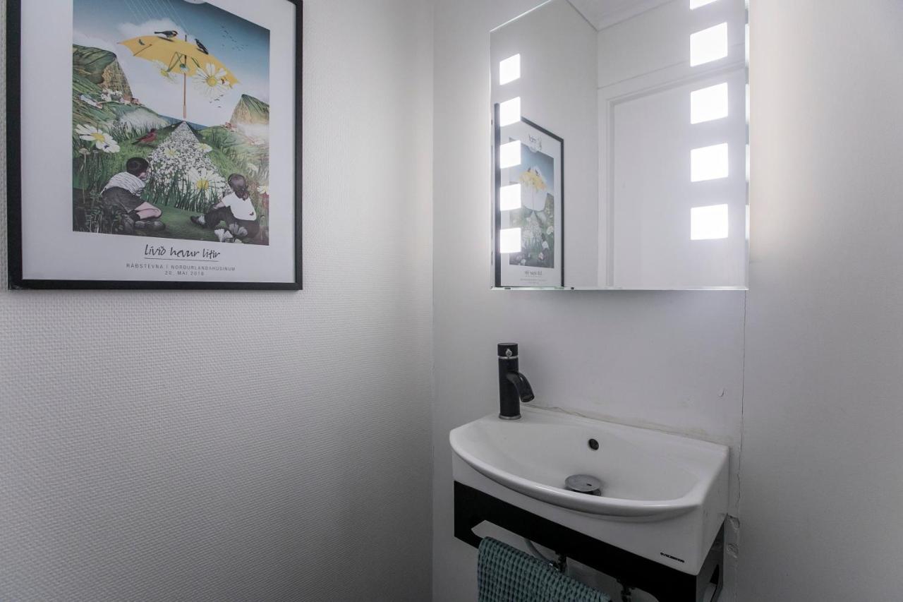 Faroeguide Bed and Breakfast Tórshavn Exteriör bild